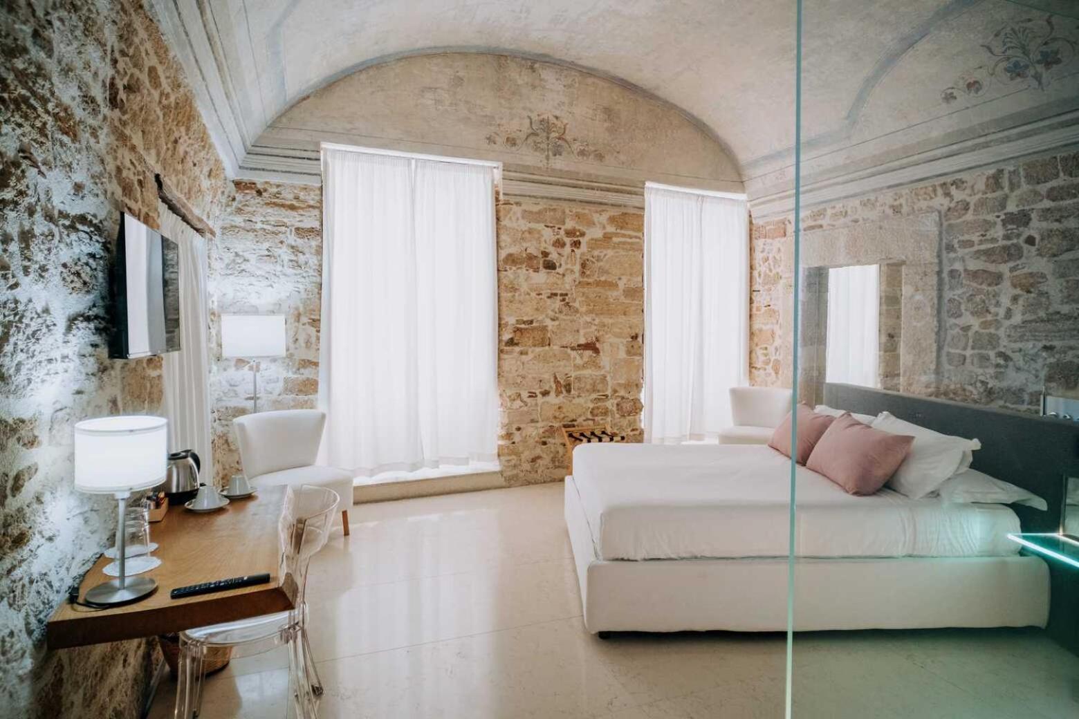 Ambrosia-Timeless Hosting Hotel Palermo Bagian luar foto