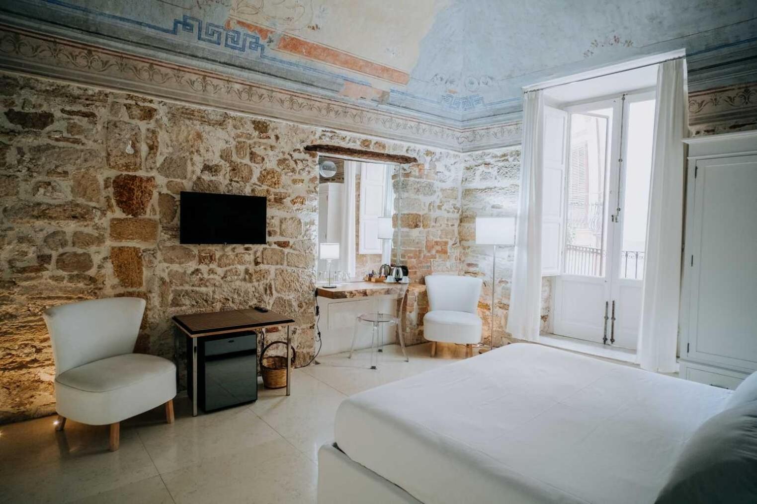 Ambrosia-Timeless Hosting Hotel Palermo Bagian luar foto