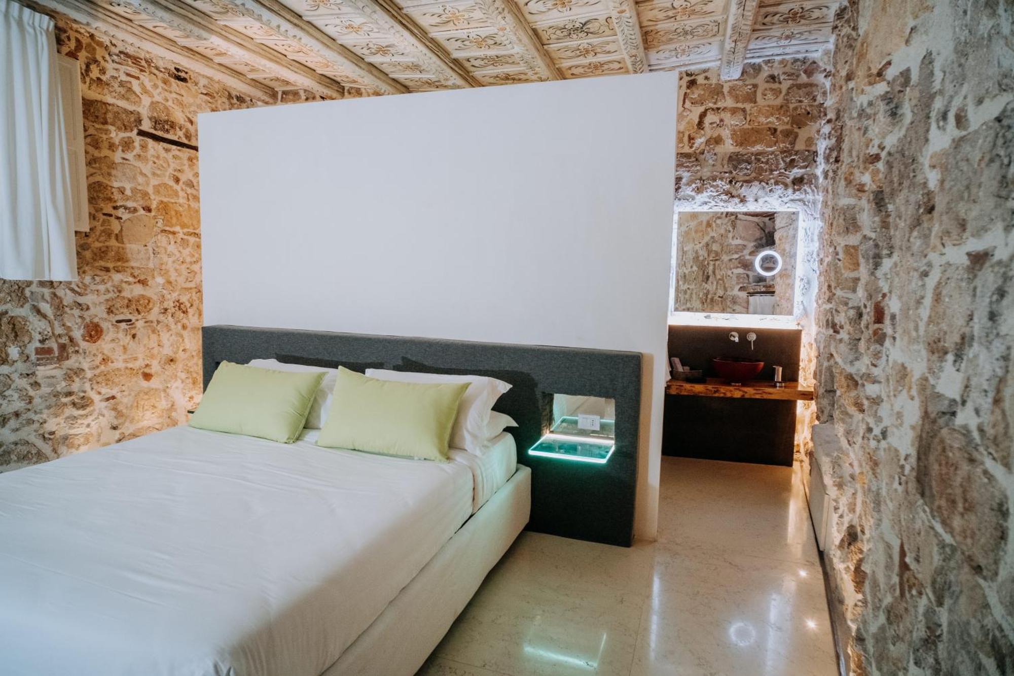 Ambrosia-Timeless Hosting Hotel Palermo Bagian luar foto